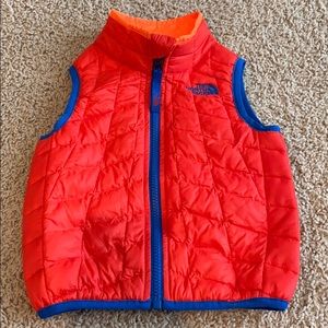 NWOT North Face thermoball vest size 2T